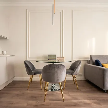 Urban Chic - Luxury - Mennica * Варшава